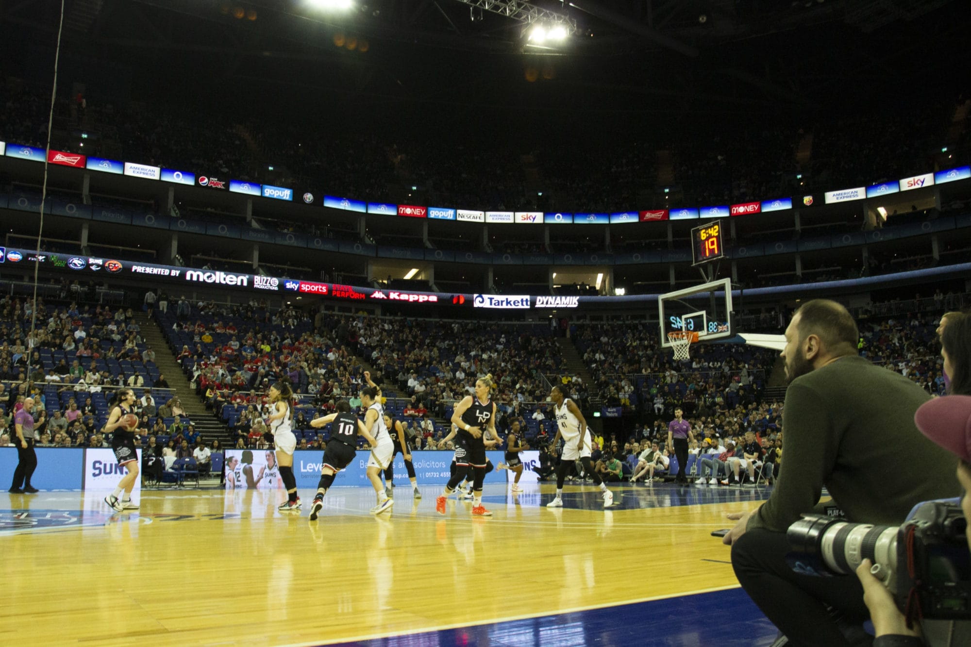 Sevenoaks suns basketball team at the London O2